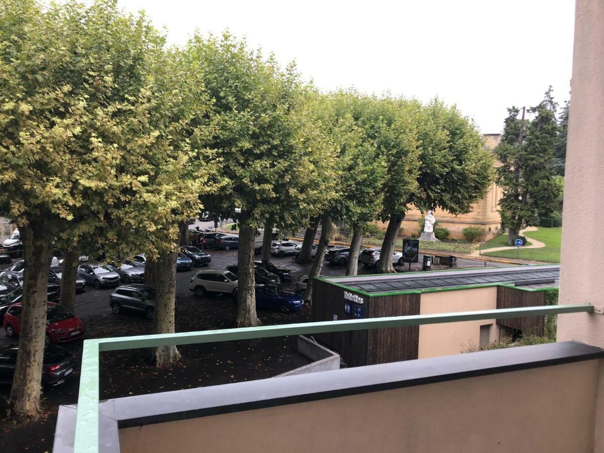 L'Appartement D'Helene Sarlat-la-Caneda Exterior photo